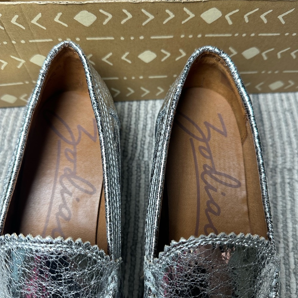 Zodiac Silver Metallic Loafers with Chunky Platform size 7 ❤️‍🔥 - Picture 2 of 5